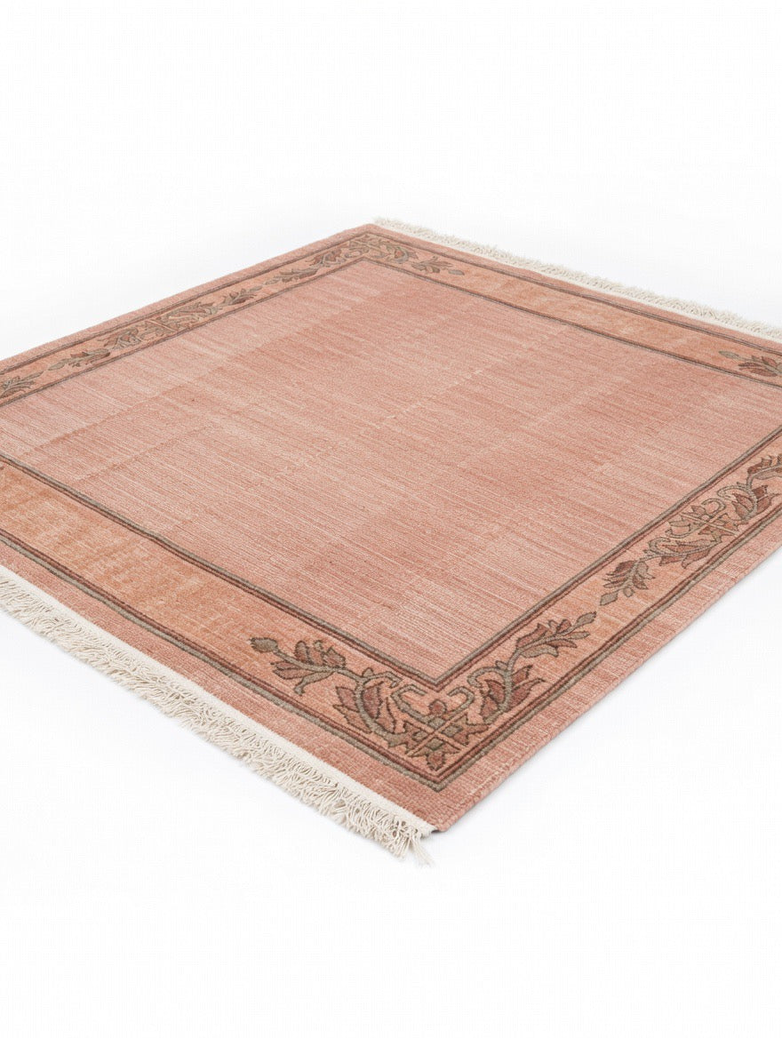 Tapis népalais vintage, détail de la bordure florale